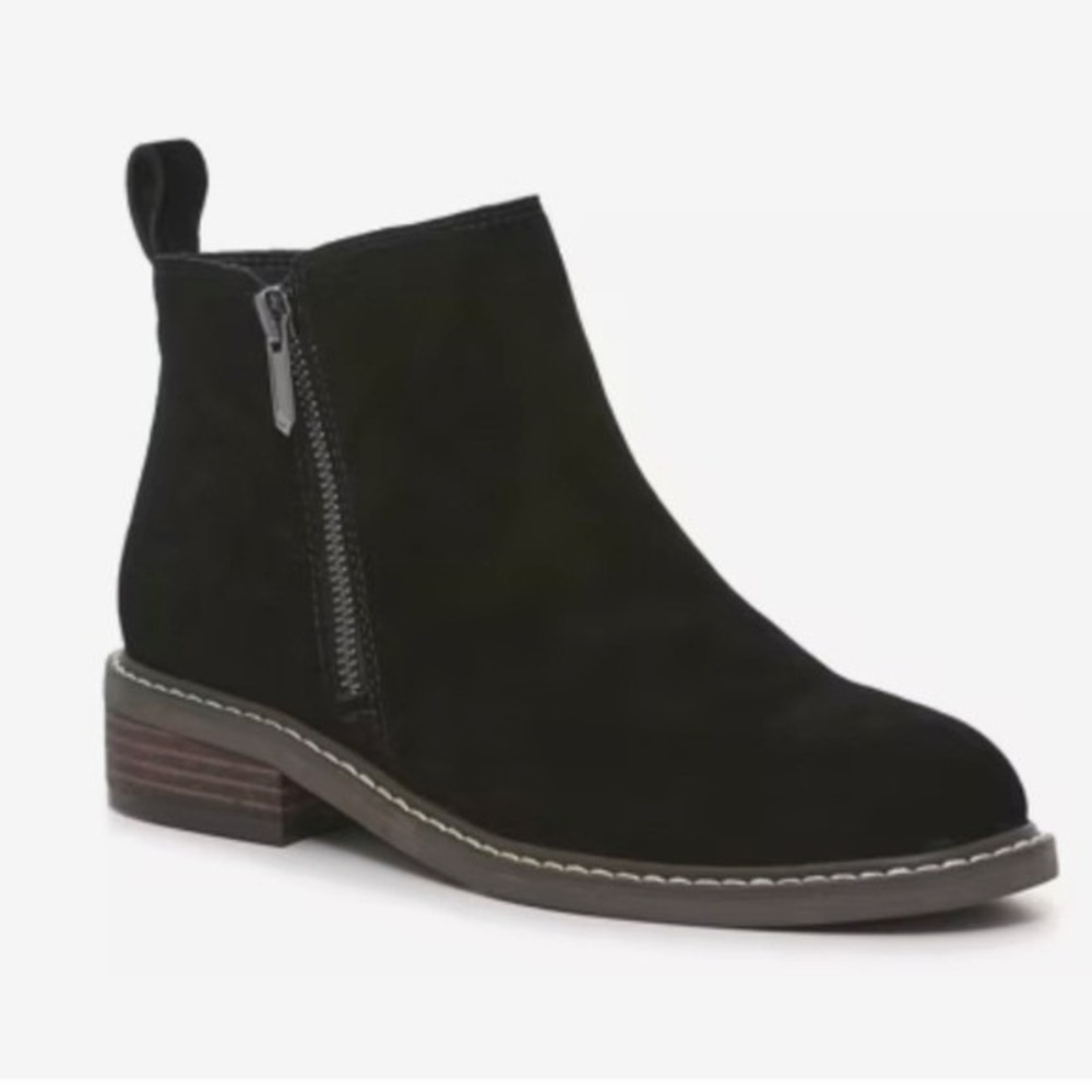 Crown Vintage Corgy Black Suede Side Zip Ankle Booties Women's‎ Size 6.5